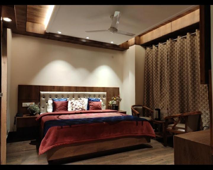 Hotel Apple Blossom 2 Minutes Walking From Mall Road — Photos 3